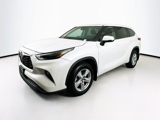 used 2023 Toyota Highlander car, priced at $31,597