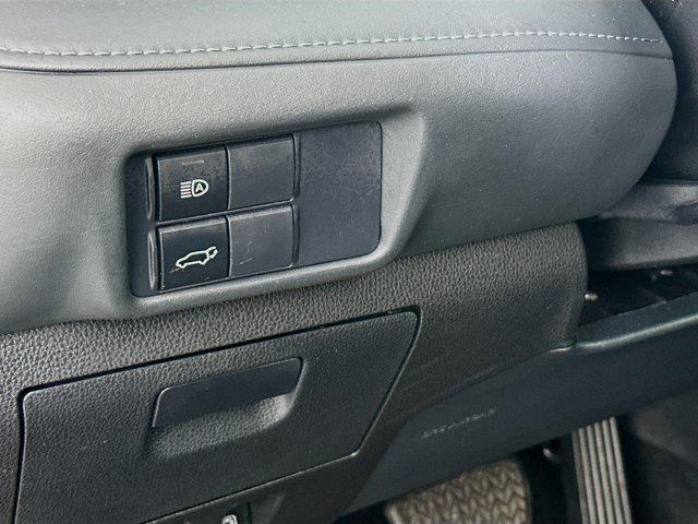 used 2021 Toyota Highlander car, priced at $29,399