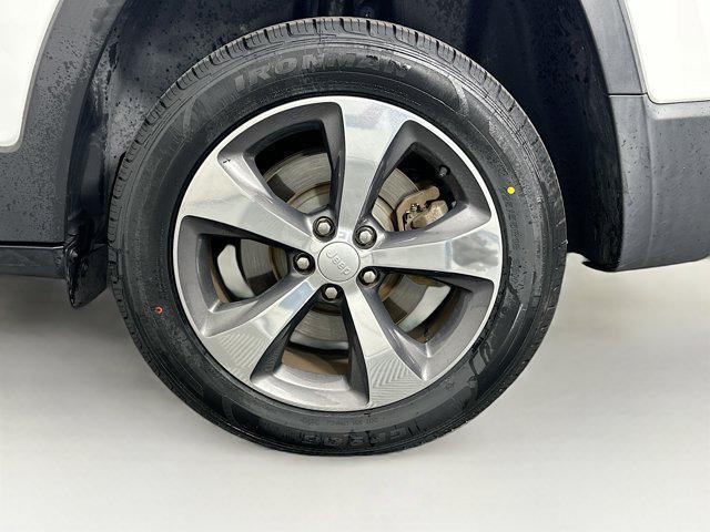 used 2019 Jeep Cherokee car, priced at $16,597