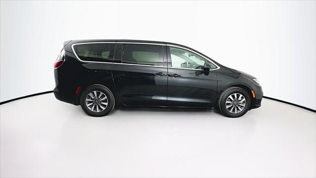 used 2023 Chrysler Pacifica Hybrid car, priced at $26,239