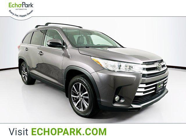 used 2019 Toyota Highlander car, priced at $23,899