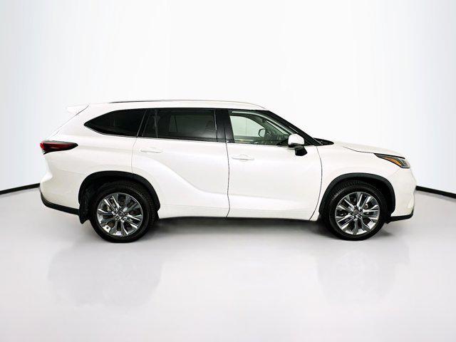 used 2020 Toyota Highlander car, priced at $32,797