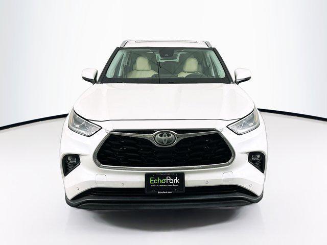 used 2020 Toyota Highlander car, priced at $32,797
