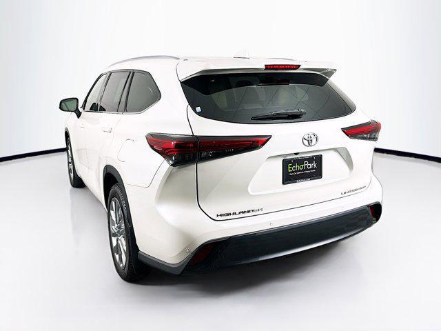 used 2020 Toyota Highlander car, priced at $32,797