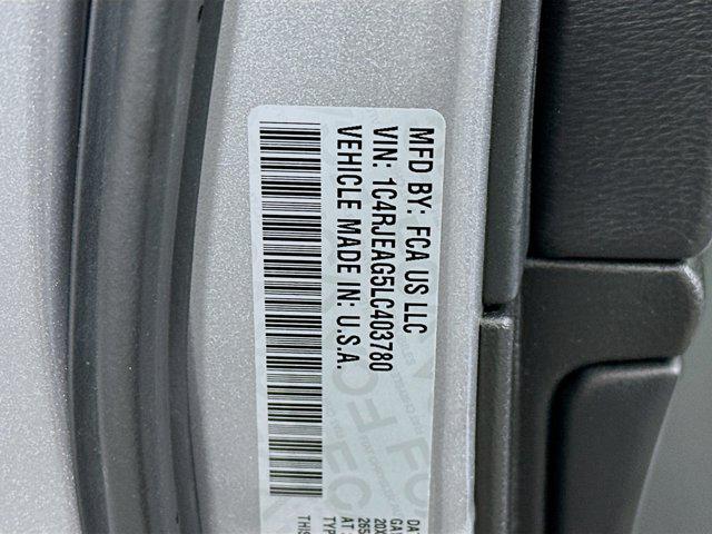 used 2020 Jeep Grand Cherokee car, priced at $21,497