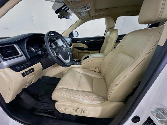 used 2015 Toyota Highlander Hybrid car, priced at $20,999