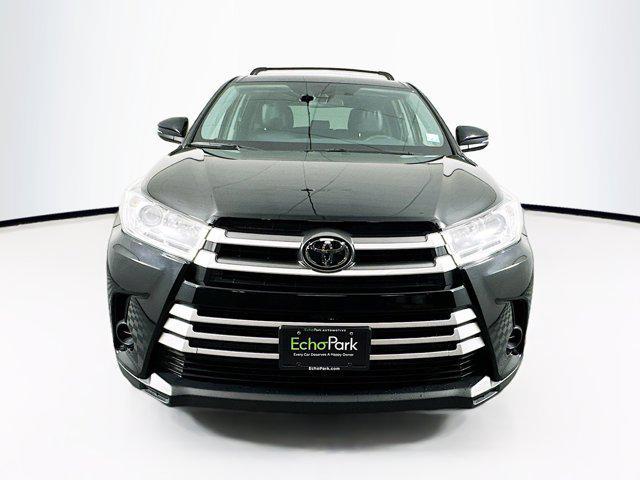 used 2019 Toyota Highlander car, priced at $23,789