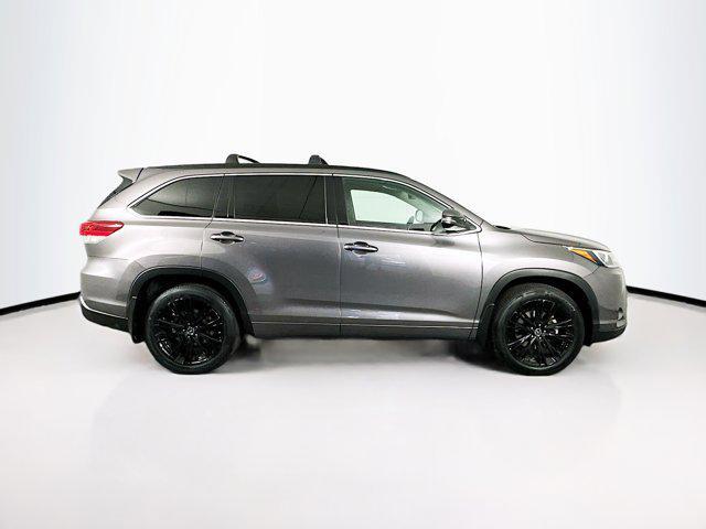 used 2018 Toyota Highlander car, priced at $22,699
