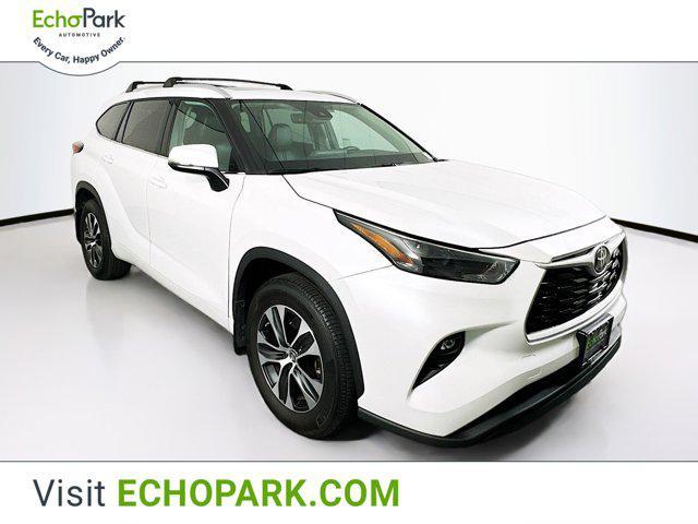 used 2022 Toyota Highlander car, priced at $37,697