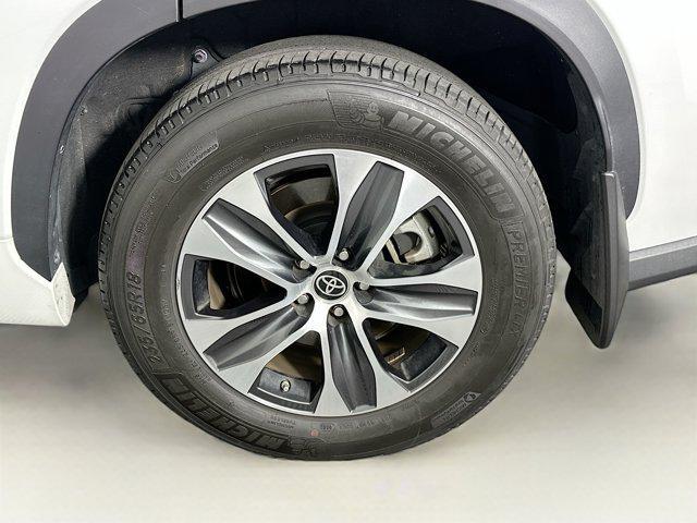 used 2022 Toyota Highlander car, priced at $37,697