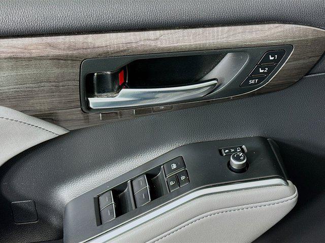 used 2023 Toyota Highlander car, priced at $38,197