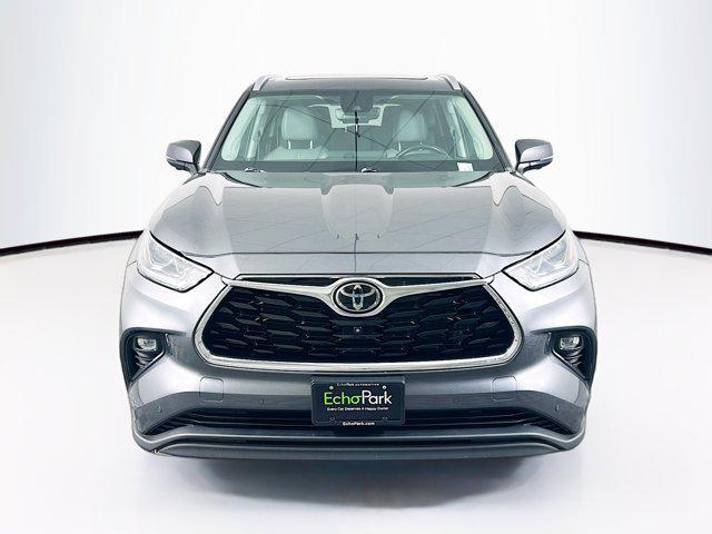 used 2023 Toyota Highlander car, priced at $38,197