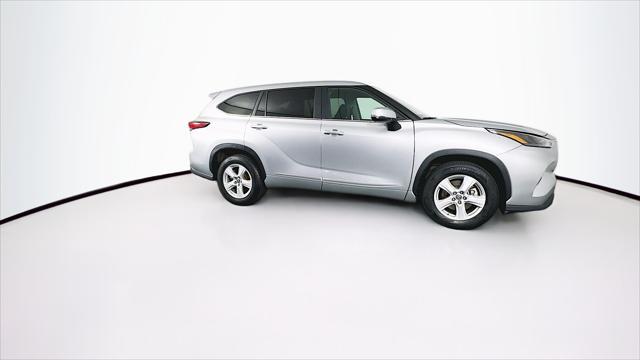 used 2023 Toyota Highlander car, priced at $28,389