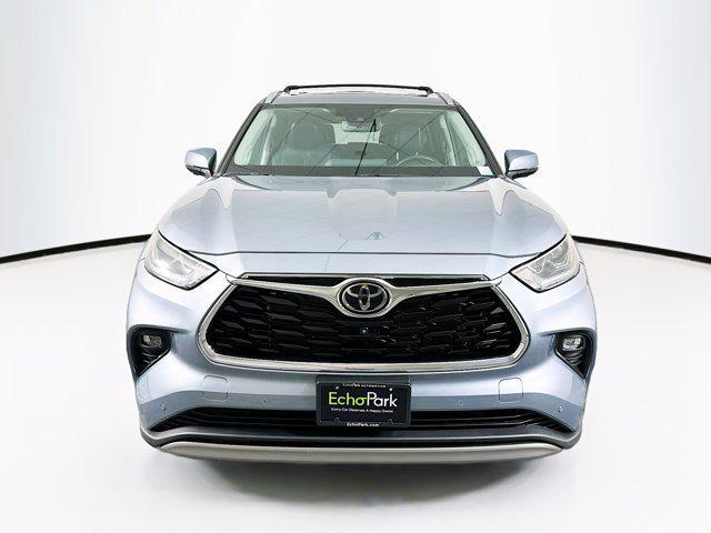 used 2023 Toyota Highlander car, priced at $39,297