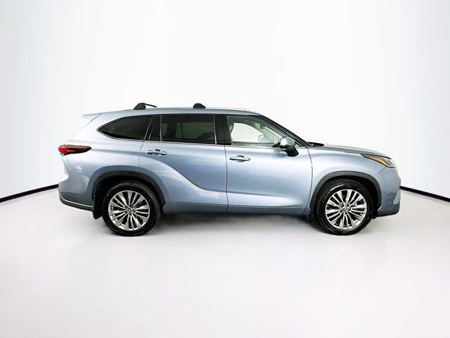 used 2023 Toyota Highlander car, priced at $39,297