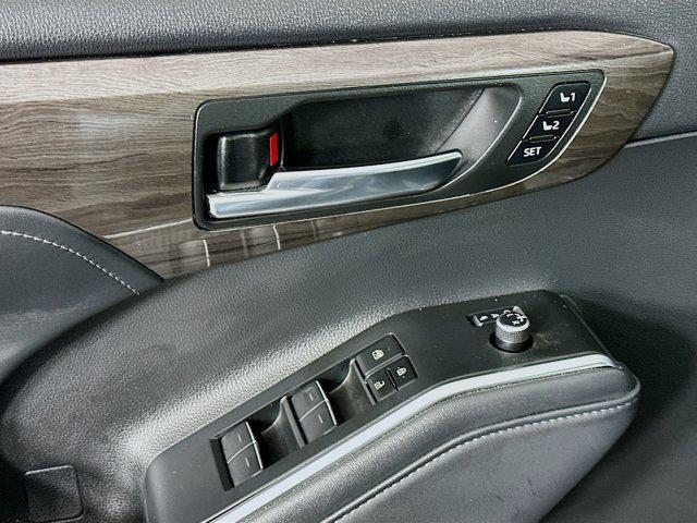 used 2023 Toyota Highlander car, priced at $39,297