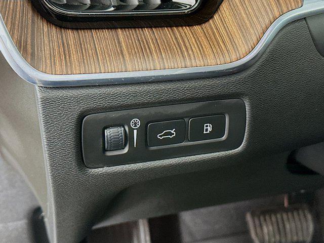 used 2021 Volvo XC60 Recharge Plug-In Hybrid car, priced at $32,847