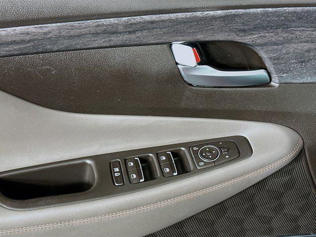 used 2019 Hyundai Santa Fe car, priced at $17,597