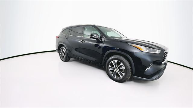 used 2021 Toyota Highlander car, priced at $31,289