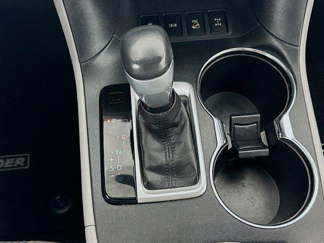 used 2015 Toyota Highlander car, priced at $18,899