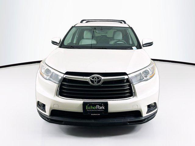 used 2015 Toyota Highlander car, priced at $18,899