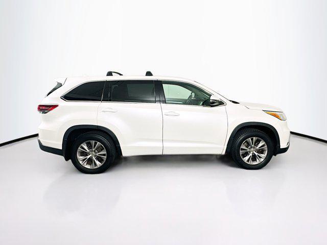 used 2015 Toyota Highlander car, priced at $18,899