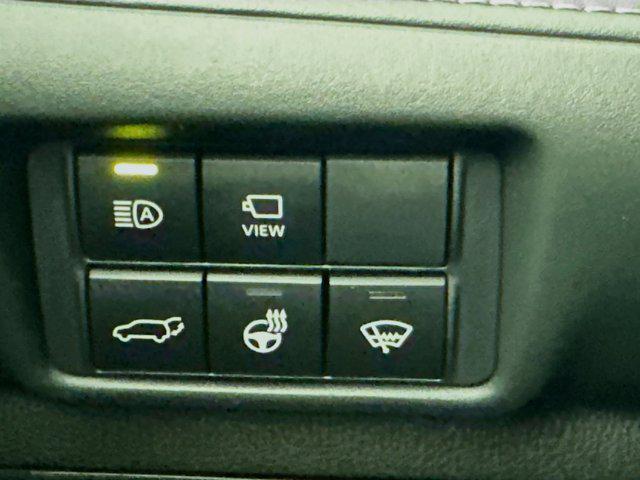 used 2022 Toyota Highlander car, priced at $37,497