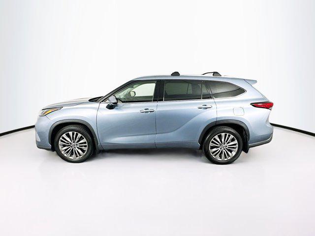 used 2022 Toyota Highlander car, priced at $37,497