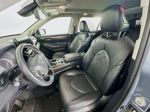 used 2022 Toyota Highlander car, priced at $37,497