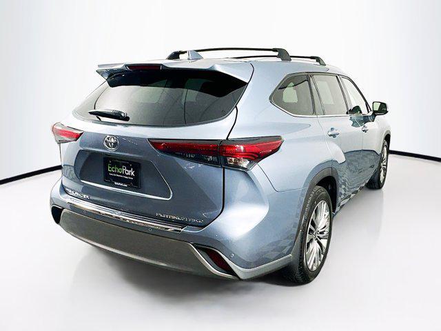 used 2022 Toyota Highlander car, priced at $37,497