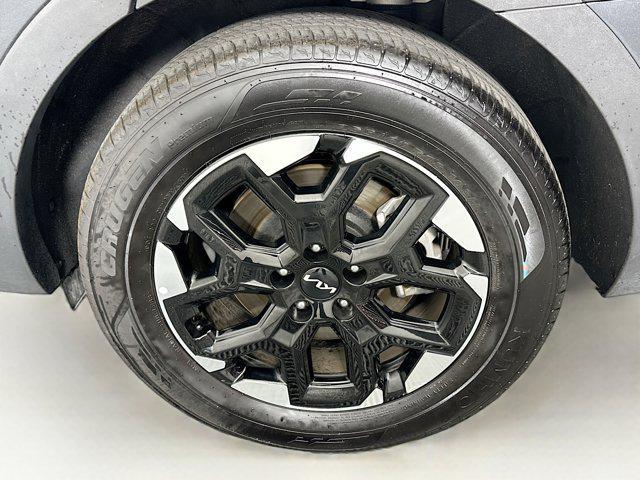 used 2024 Kia Sorento car, priced at $25,897