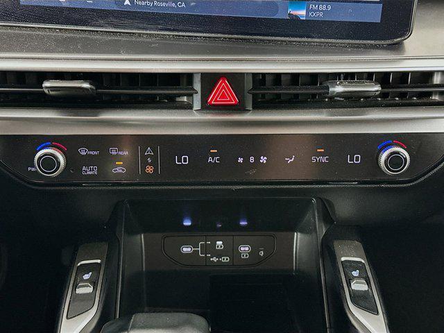 used 2024 Kia Sorento car, priced at $25,897
