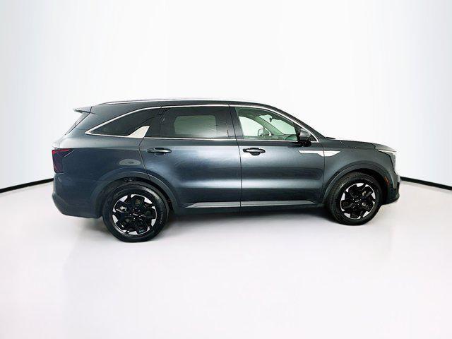 used 2024 Kia Sorento car, priced at $25,897