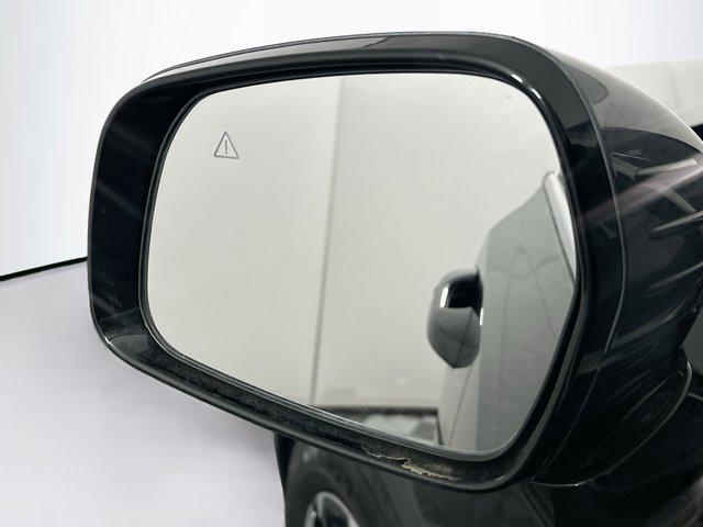 used 2024 Kia Sorento car, priced at $25,897