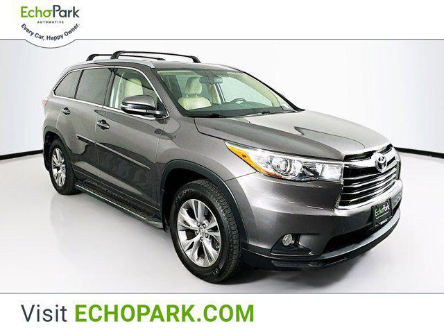 used 2015 Toyota Highlander car, priced at $19,299