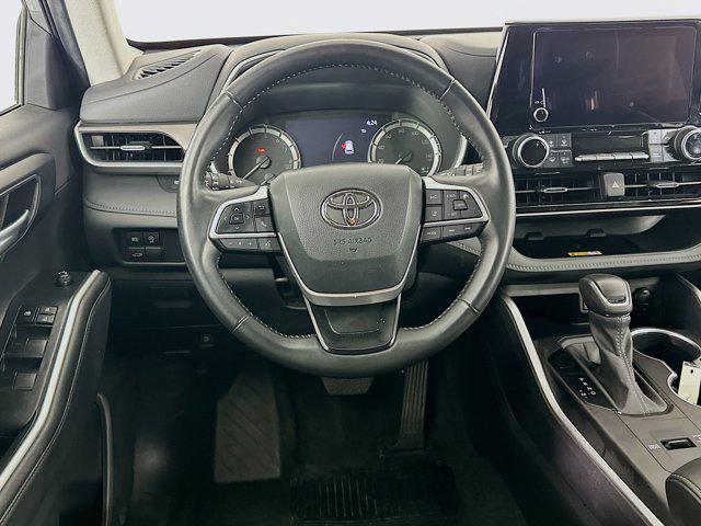 used 2024 Toyota Highlander car, priced at $39,997