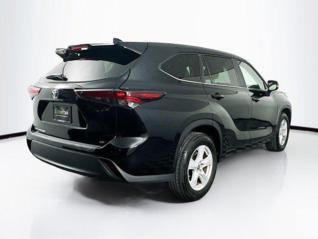 used 2024 Toyota Highlander car, priced at $33,189