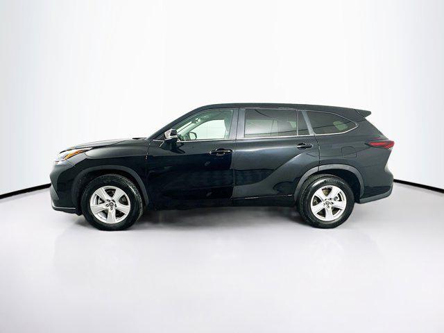 used 2024 Toyota Highlander car, priced at $33,189