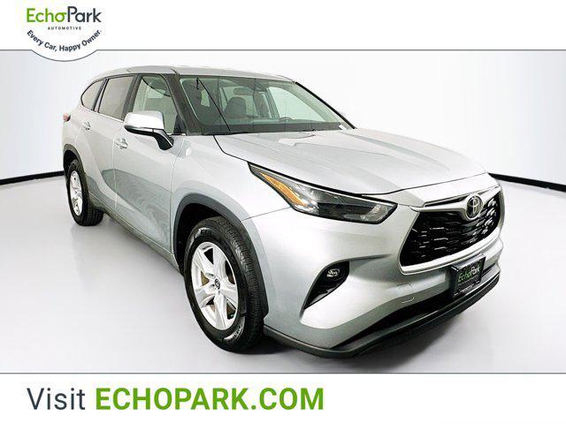 used 2023 Toyota Highlander car, priced at $30,997