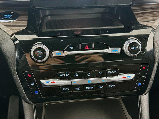 used 2024 Ford Explorer car, priced at $24,997