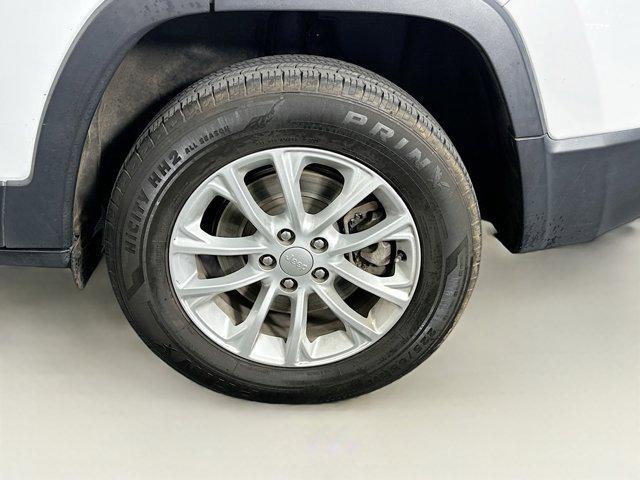 used 2020 Jeep Cherokee car, priced at $13,999