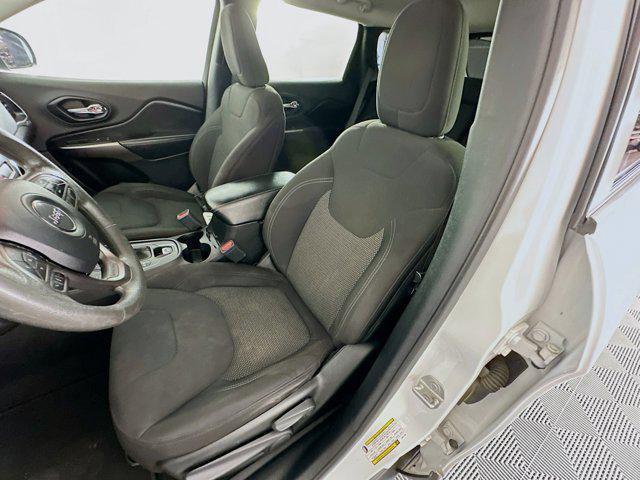 used 2020 Jeep Cherokee car, priced at $13,999