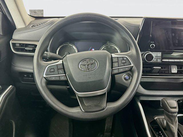 used 2023 Toyota Highlander car, priced at $30,589