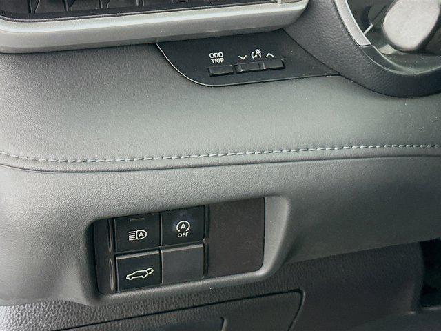 used 2023 Toyota Highlander car, priced at $34,397