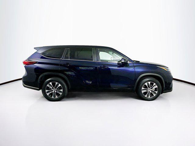 used 2023 Toyota Highlander car, priced at $34,397