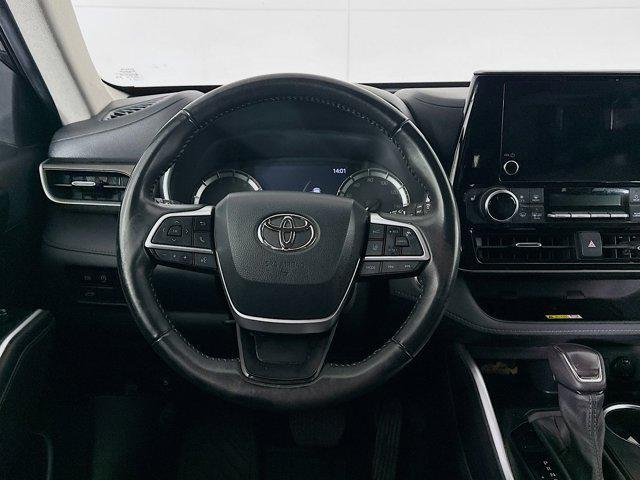 used 2023 Toyota Highlander car, priced at $34,397