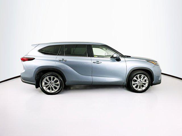 used 2021 Toyota Highlander car, priced at $35,699