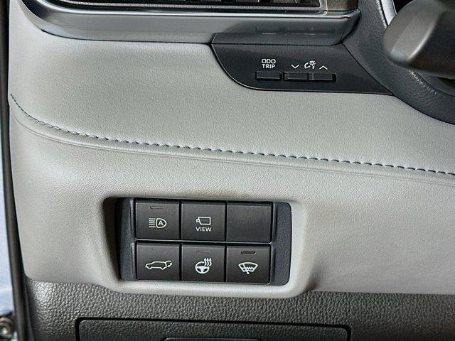 used 2021 Toyota Highlander car, priced at $35,699