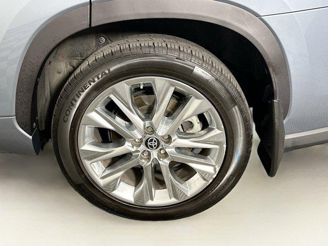 used 2021 Toyota Highlander car, priced at $35,699