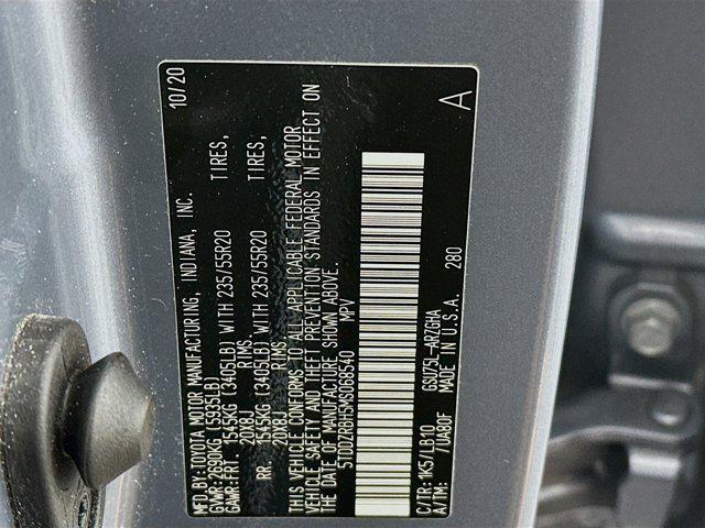 used 2021 Toyota Highlander car, priced at $35,699